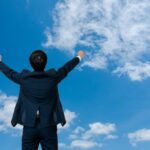 alt="さわやかな営業マン"