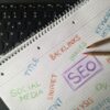 SEO関連のキーワードを書き出したノート