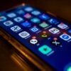アプリのアイコンが並んだスマートフォンの画面