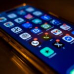 アプリのアイコンが並んだスマートフォンの画面
