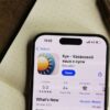 語学学習アプリを開いたスマートフォン