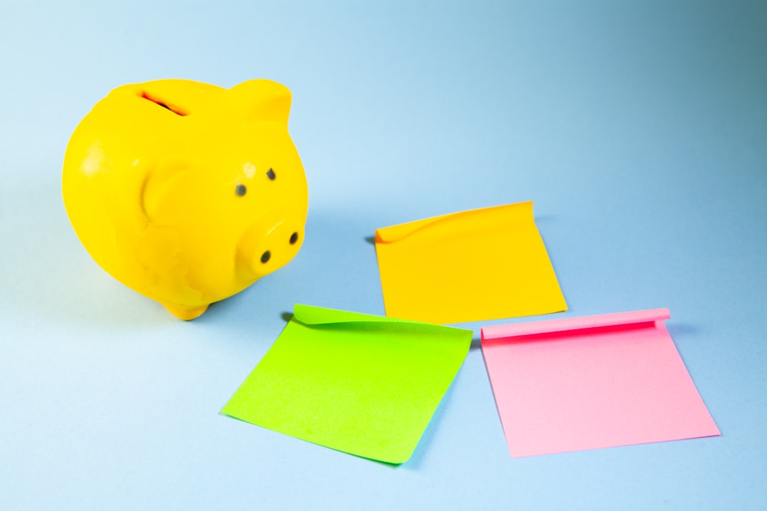 iDeCoによる老後資金の積み立てをイメージさせる貯金と将来設計のイメージ