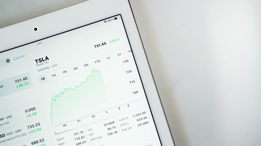 株式分割をイメージさせる株価チャートと数字のイメージ
