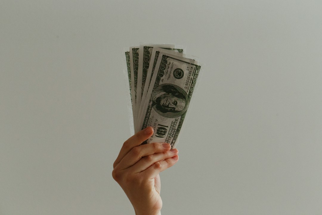 株の配当金受け取り方式、選び方次第でNISAの非課税が無に関連するイメージ写真
