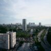 高層マンションが立ち並ぶ都市の俯瞰風景