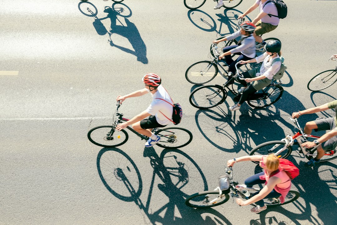 自転車保険は義務化されている?個人賠償責任保険との重複を調べのイメージ写真